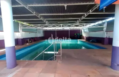 Casa comercial disponível para locação no bairro brasil em uberlândia-mg