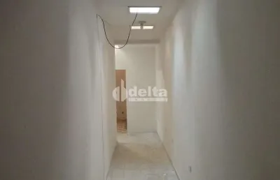 Casa comercial disponível para locação no bairro martins em uberlândia-mg
