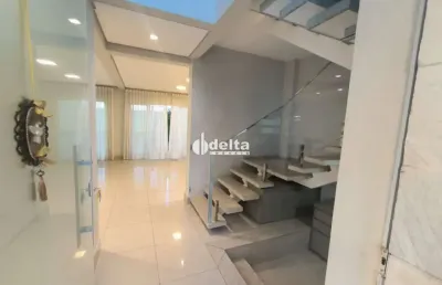Casa no condomínio village paradiso ii disponível para locação no bairro granja marileusa em uberlândia-mg