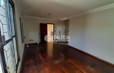 Casa residencial disponível para locação no bairro nossa senhora aparecida em uberlândia-mg