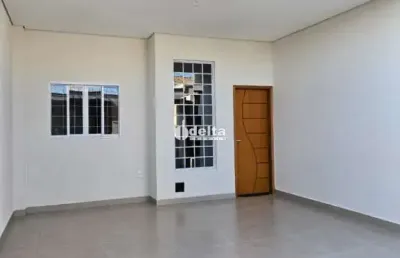 Casa residencial disponível para venda no bairro jardim ipanema em uberlândia-mg.
