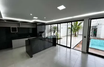 Casa residencial disponível para locação e venda no bairro brasil em uberlândia-mg.