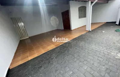 Casa residencial disponível para locação no bairro cidade jardim em uberlândia-mg.