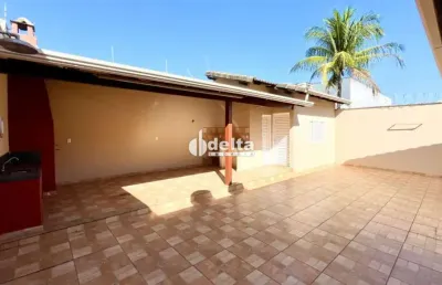 Casa residencial disponível para locação no bairro santa mônica em uberlândia-mg.