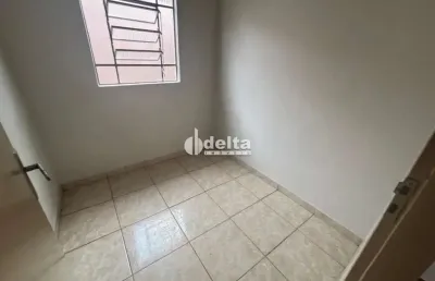 Casa disponível para locação e venda no bairro osvaldo rezende em uberlândia-mg