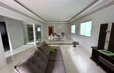 Casa residencial disponível para locação e venda no bairro santa mônica em uberlândia-mg