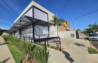 Loja comercial fino acabamento para locação bairro karaiba uberlândia mg