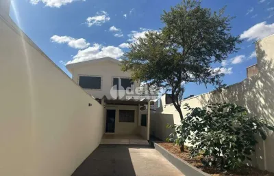 Casa disponível para locação no bairro centro em uberlândia-mg