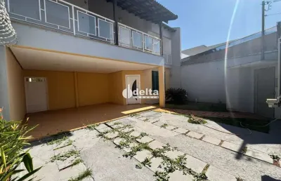Casa disponível para locação no bairro umuarama em uberlândia-mg