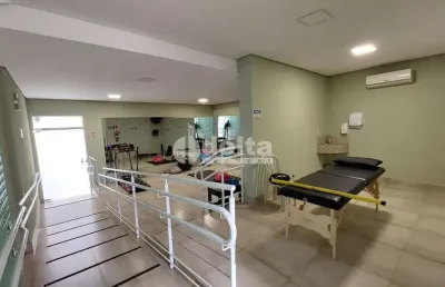 Casa comercial disponível para locação e venda no bairro nossa senhora aparecida em uberlândia-mg