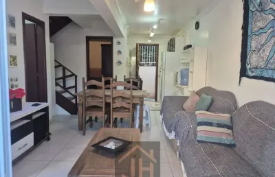Sobrado geminado, praia de mariscal, bombinhas, com 2 dormts a 300 mts da praia. só r$ 820.000,00
