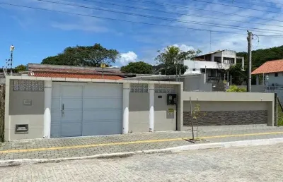 Alugo casa na praia do seixas com 3 quartos sendo 1 suíte