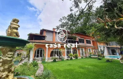 Excelente casa de alto padrão em área nobre no centro de petrópolis