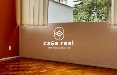 Apartamento iluminado e arejado no coração de petrópolis