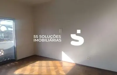 Maravilhosa casa de 3 quartos em localização privilegiada no alto dos passos