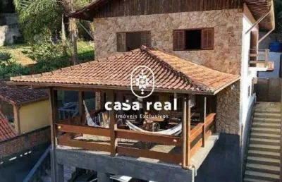 Casarão em itaipava com porteira fechada. oportunidade!!