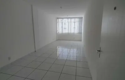 Sala comercial à venda no Centro, Juiz de Fora 