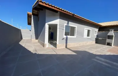 Casa para venda no bairro bopiranga. possui  2 dormitórios e piscina.