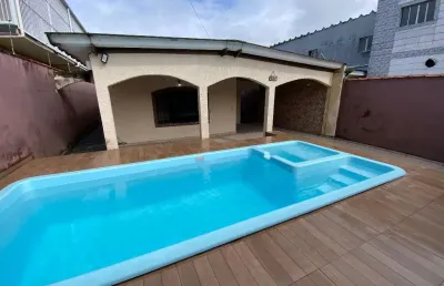 Oportunidade casa com piscina e edícula para venda em peruibe.