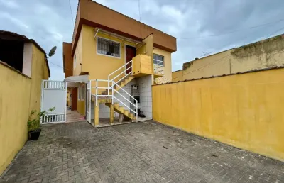 Casa sobreposta para venda, itanhaém / sp. possui 02 dormitórios.