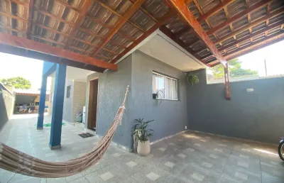 Casa para venda, itanhaém / sp. possui 02 dormitórios e piscina