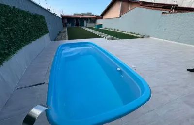 Casa padrão edícula com piscina e 2 dormitórios,  para venda, peruíbe / sp