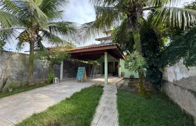 Casa para venda, peruíbe / sp. possui 03 dormitórios e espaço para piscina.