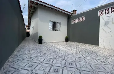 Casa nova com 02 quartos e piscina para venda,na praia em  mongaguá / sp