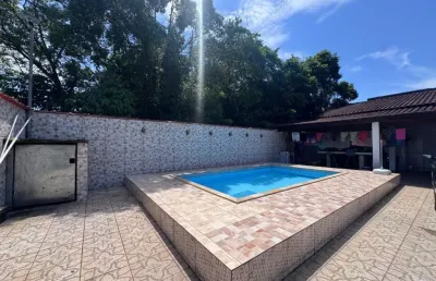 Casa para venda, itanhaém / sp. possui 02 dormitórios e piscina