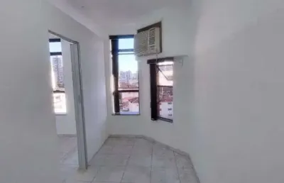 Imóvel para aluguel tem 60 metros quadrados em embaré - santos - sp