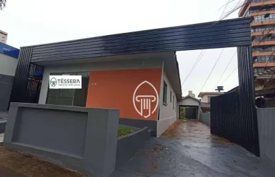 Casa com 6 dormitórios para alugar, 216 m² por r$ 5.500,00/mês - centro - londrina/pr