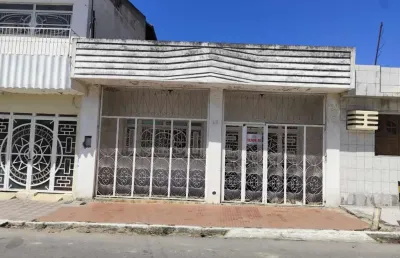 Casa para venda em pesqueira, centro, 2 dormitórios, 1 suíte, 1 banheiro, 1 vaga