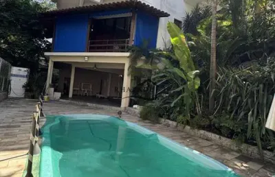 Oportunidade de excelente casa de alto padrão em são francisco niterói com vista