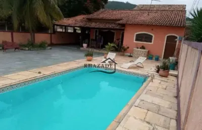 Excelente casa de esquina com piscina em piratininga niterói.