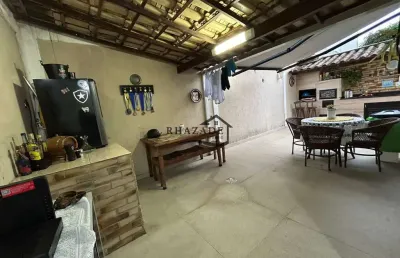 Excelente triplex com piscina em condomínio em serra grande - itaipu, niterói.