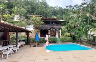 Exatamente casa à venda no condomínio grotão - itaipu, niterói.