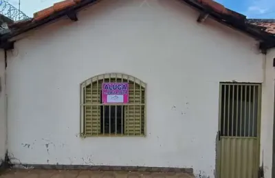 Casa para alugar em jataí, setor aeroporto, com 2 quartos, com 0 m²