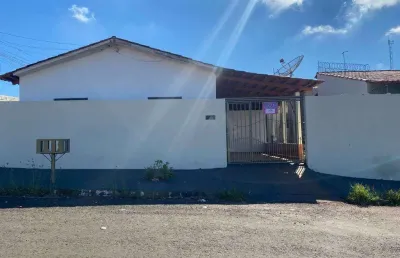Casa para alugar em jataí, vila jardim rio claro, com 3 quartos, com 135.48 m²