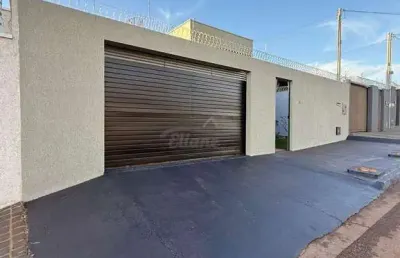 Casa à venda em jataí, residencial flamboyant, com 3 quartos, com 160 m²