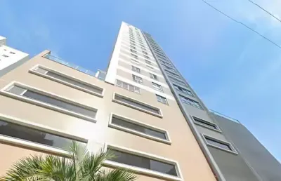 Oportunidade... apto com 3 suítes, 4 bwc, 2 vagas, próximo ao mar, mobiliado. e pronto para morar...