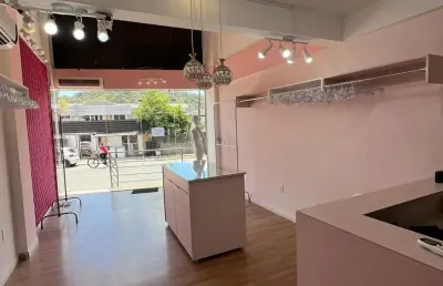 Sala térrea em camboriú sc. 67m2 e 01 bwc, ótima localização, venha ver