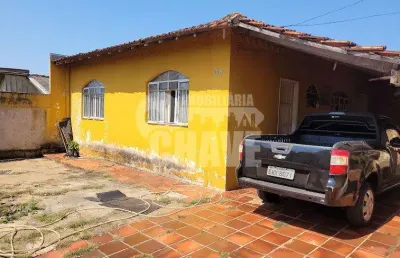 Vende-se casa com 2 dormitórios no waldermar hauer em londrina-pr
