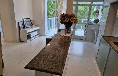 Apartamento à venda - pontal oceânico - 2 quartos - 2 banheiros - varanda gourmet - 66 m² de área