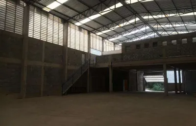 Comércio recanto sombra do ipê santana de parnaíba/sp