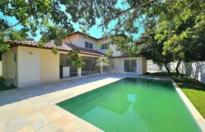 Casa nova à venda com 4 suítes, piscina e área gourmet, 3 vagas na marina, armação dos buzios , rj