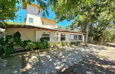 Casa à venda em condomínio com 4 quartos(3 suítes), piscina privativa em maguinhos, armação dos buzios rj