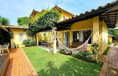 Casa em condomínio a venda, com 4 suítes, área privativa na ferradura, armação dos buzios