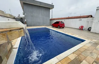Imperdível! casa com 2 suítes, piscina e lazer a 1,3 km da praia em itanhaém – aceita carro!