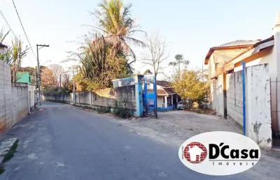 Chácara à venda com área de 5.036,30m² e casa ampla com piscina em tremembé/sp