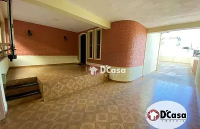 Casa térrea à venda para fim comercial ou residencial, espaço externo e privativo com câmara fria, localizada na avenida dom pedro i, taubaté-sp.